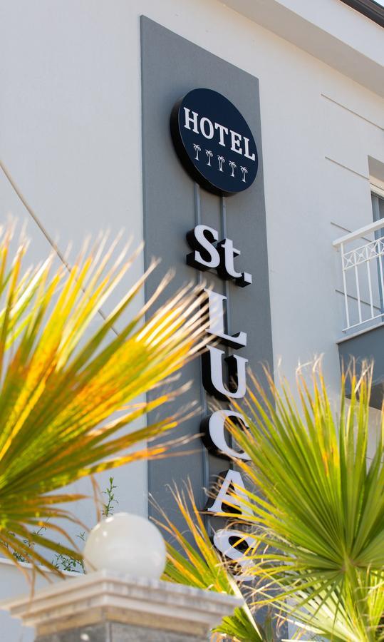 Saint Lucas Suites Неа Потидея Екстериор снимка
