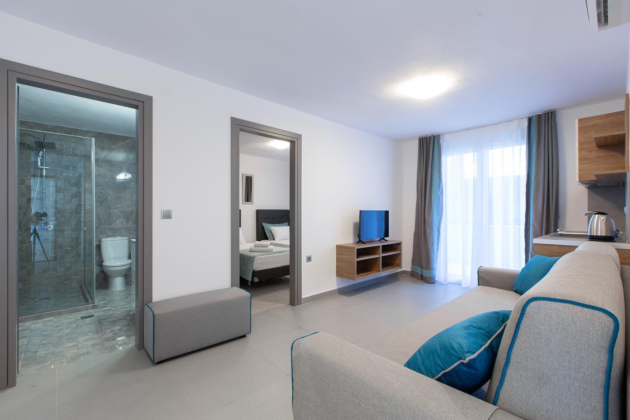 Saint Lucas Suites Неа Потидея Екстериор снимка