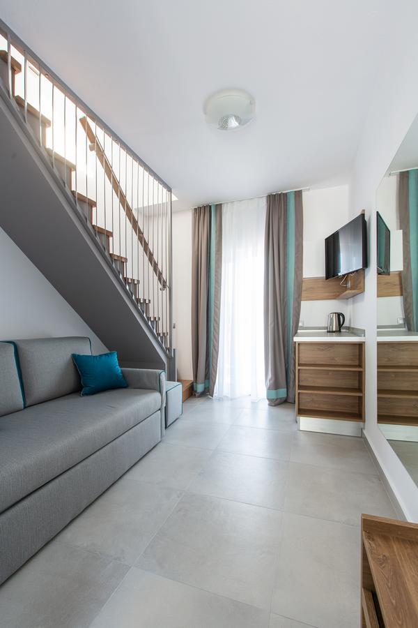 Saint Lucas Suites Неа Потидея Екстериор снимка