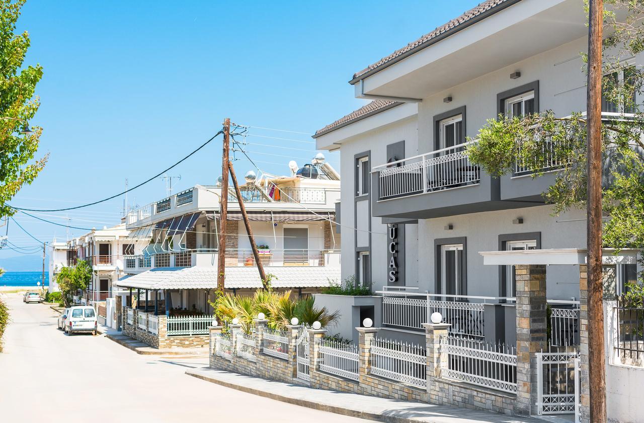 Saint Lucas Suites Неа Потидея Екстериор снимка