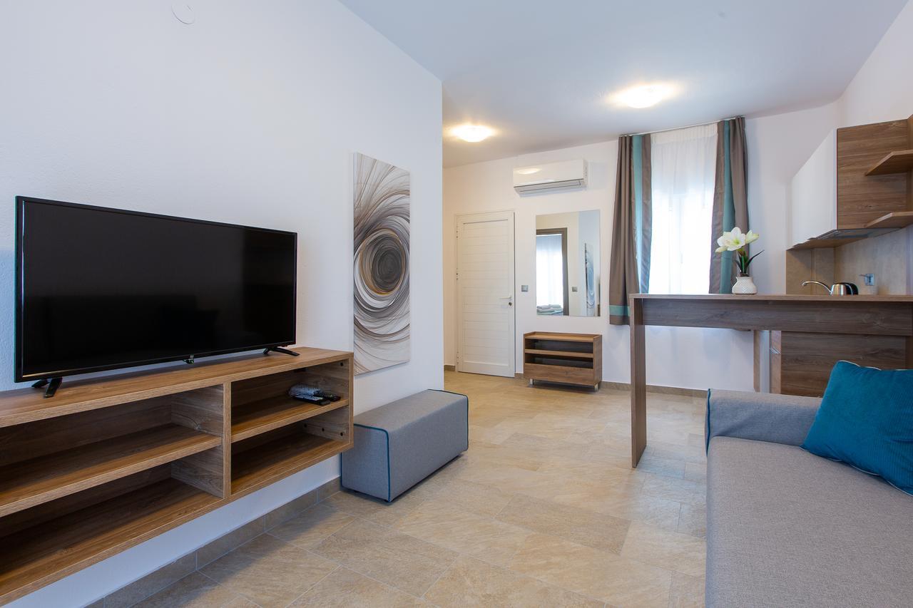 Saint Lucas Suites Неа Потидея Екстериор снимка