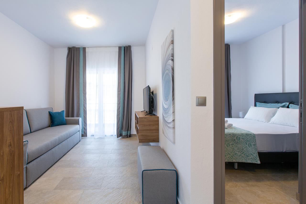 Saint Lucas Suites Неа Потидея Екстериор снимка