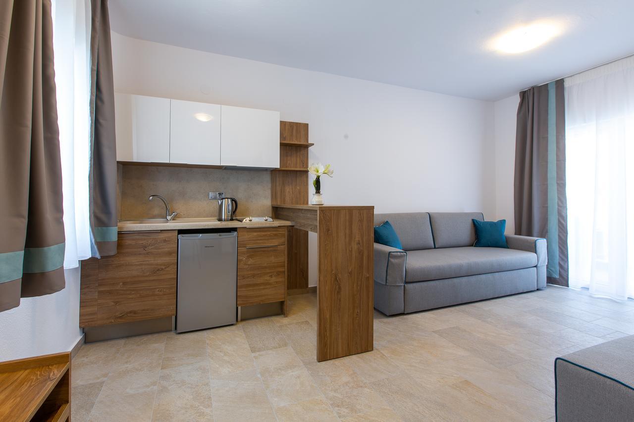 Saint Lucas Suites Неа Потидея Екстериор снимка