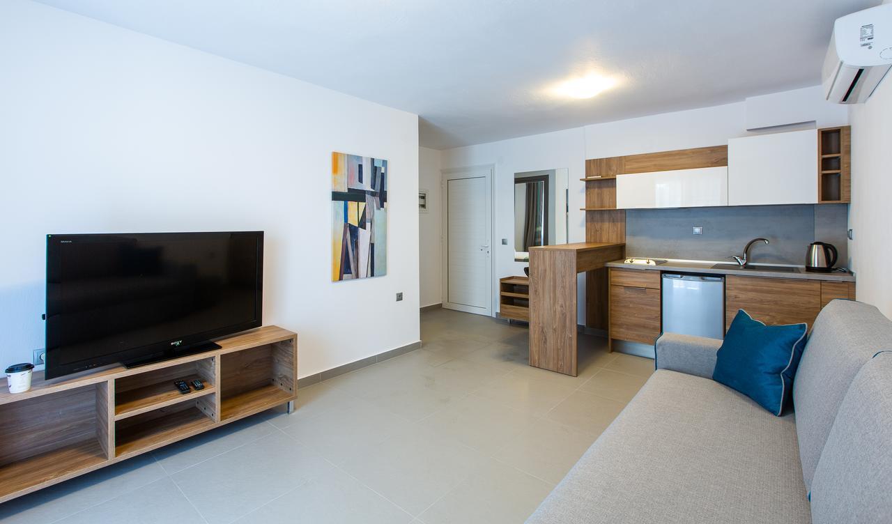 Saint Lucas Suites Неа Потидея Екстериор снимка